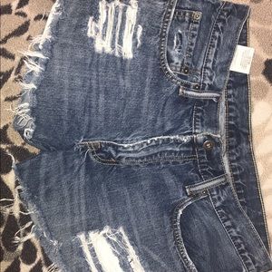 Levi shorts 527